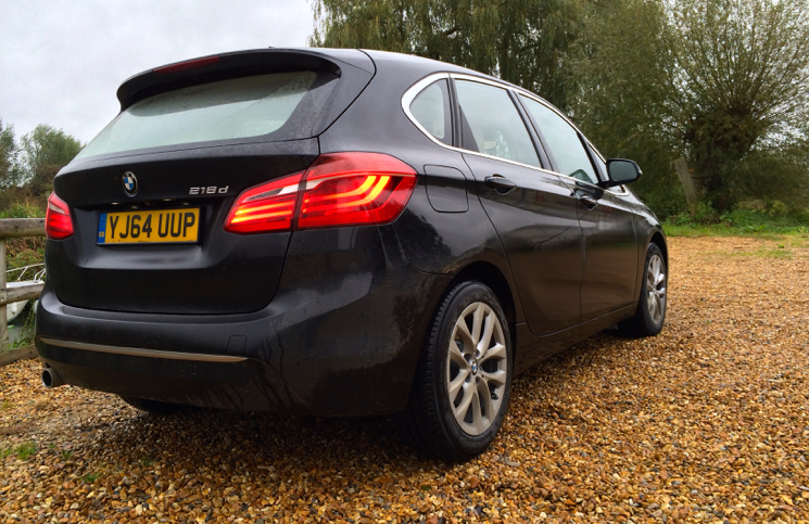 Review Bmw 218d Luxury Active Tourer Inside Lane