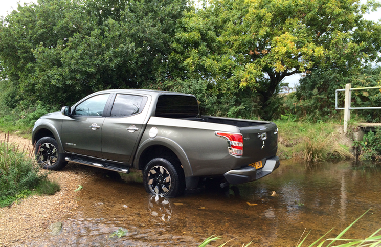 Review: 2015 Mitsubishi L200 Barbarian - Inside Lane