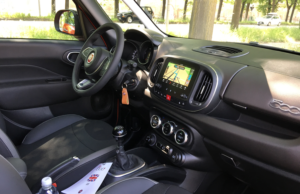 2017 Fiat 500L Cross inside