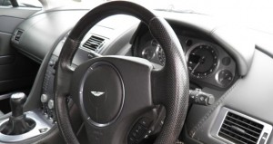 Aston Martin V8 Vantage inside