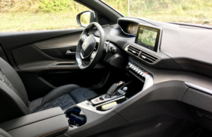 2017 Peugeot 3008 SUV inside