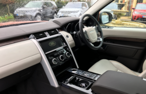 2017 Land Rover Discovery interior