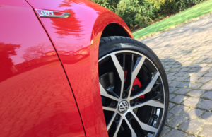 2017 Volkswagen Golf GTI wheel